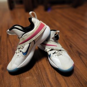 Volleyball shoes